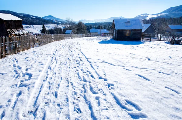 Hermosas montañas de invierno — Foto de Stock