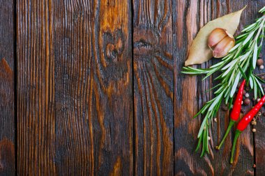 kırmızı biber ve baharat masada
