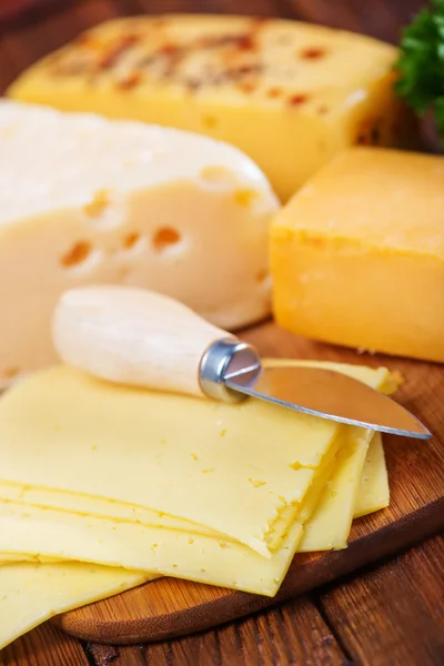 Different sorts of cheese — Stock Photo, Image