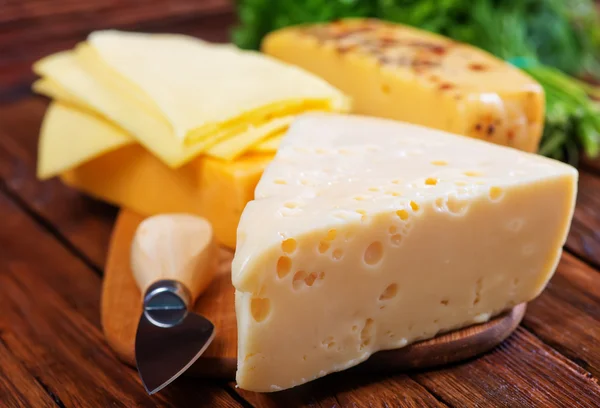 異なる種のチーズ — ストック写真