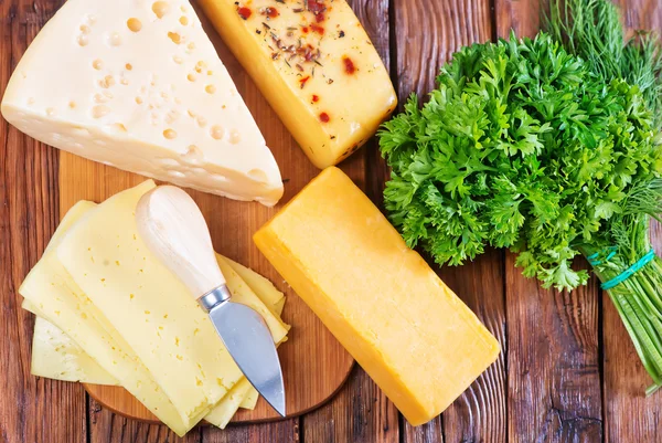 Diferentes tipos de queso — Foto de Stock