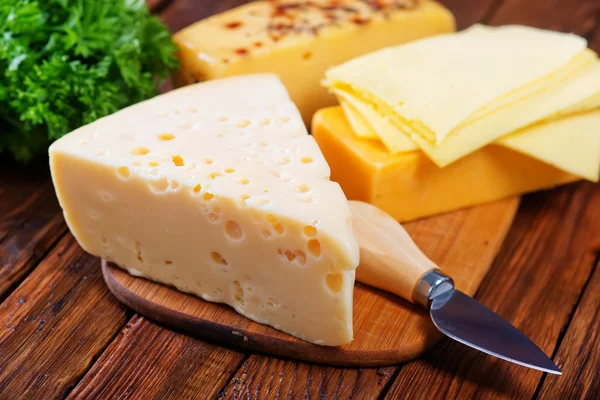 Different sorts of cheese — Stock Photo, Image