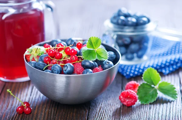 Bowl of fresh berries — Stock Photo, Image