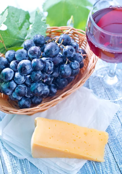 Formaggi e uva — Foto Stock