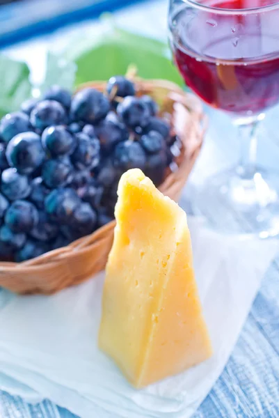 Formaggi e uva — Foto Stock