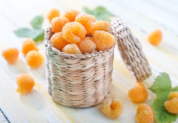 Yellow raspberry — Stock Photo, Image