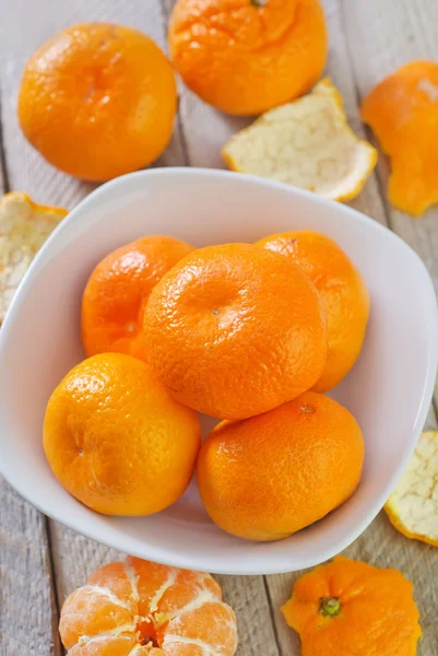 Mandarinen im Teller — Stockfoto