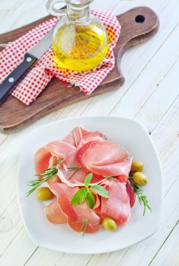 Tütsülenmiş domuz jambon