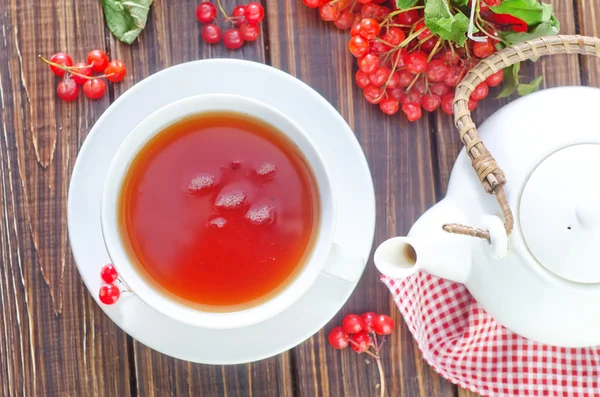 Frischer Tee in Tasse — Stockfoto