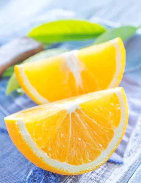 Geschnittene Orange — Stockfoto