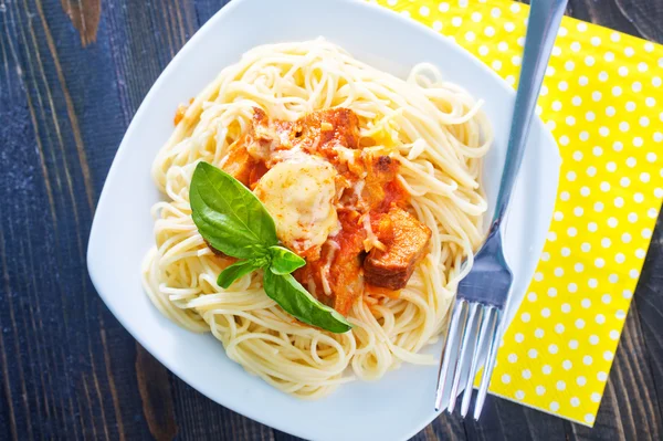 Pasta with basil — Stock Photo, Image