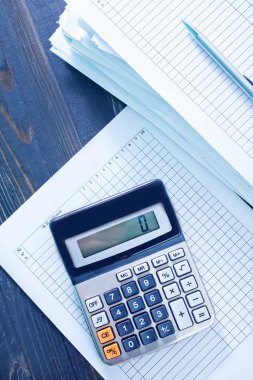 hesap makinesi ve kalem