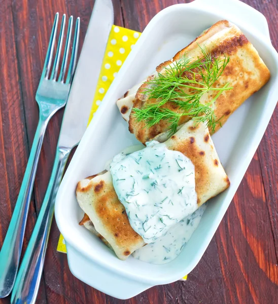 Pannenkoeken met zure creame — Stockfoto