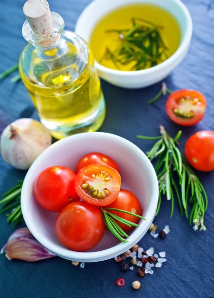 Tomatoes in bowl — Stock Photo, Image