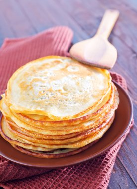 Krep kahverengi plaka üzerinde