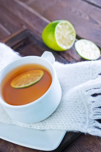 Frischer Tee mit Zitrone — Stockfoto