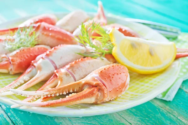 Kokt krabba klorna med citron — Stockfoto