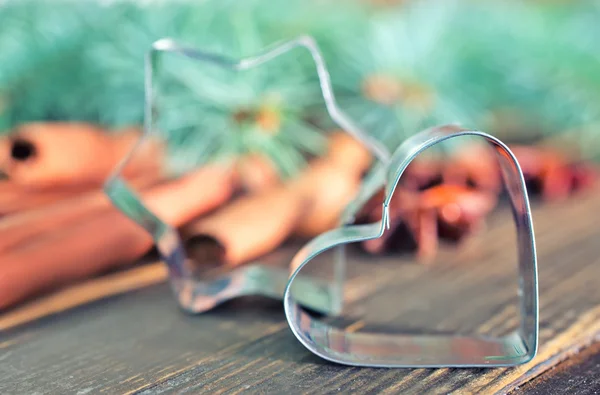 Épices et formes pour biscuit de Noël — Photo