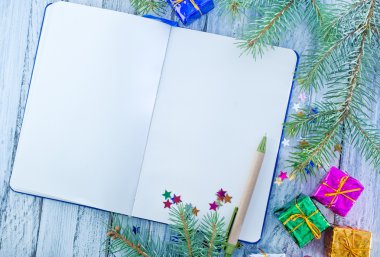 Not defteri ve Noel dekorasyon