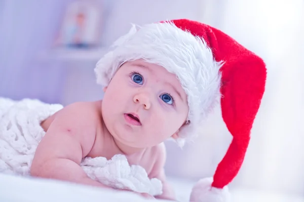 Kleine baby in Kerstman hoed — Stockfoto