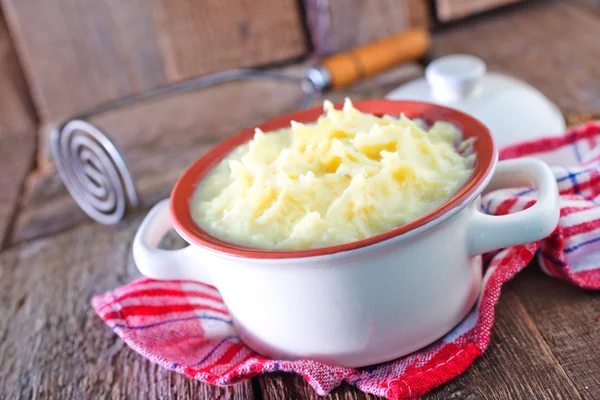 Puré de papa en un tazón — Foto de Stock