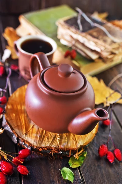 Fresh tea in teapot — Stock Photo, Image