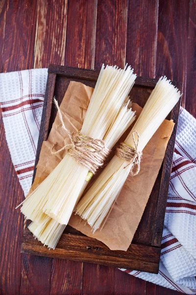 Raw rice noodles — Stock Photo, Image