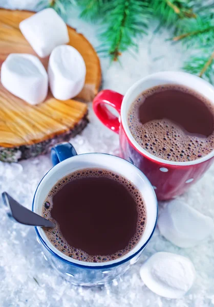 Bebida de cacao en taza roja — Foto de Stock