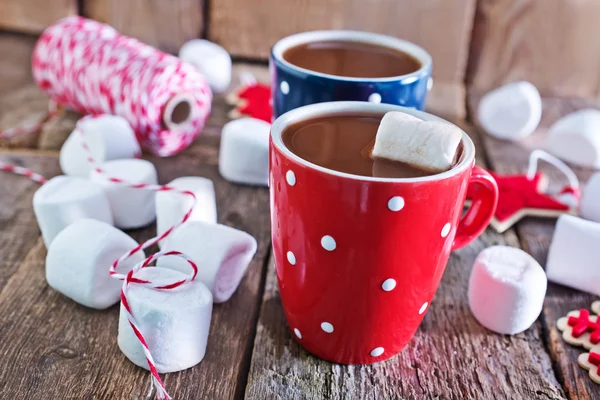 Bebida de cacau com marshmallows — Fotografia de Stock