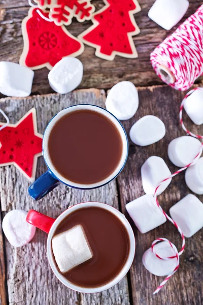Pić kakao z marshmallow — Zdjęcie stockowe