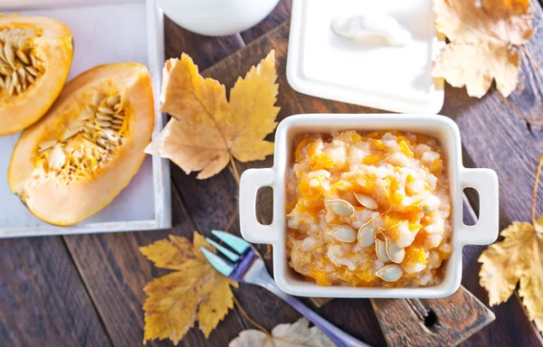 Pumpkin porridge in bowl — Stock Photo, Image