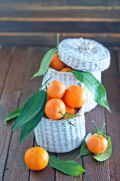 Fresh tangerines in the basket — Stock Photo, Image