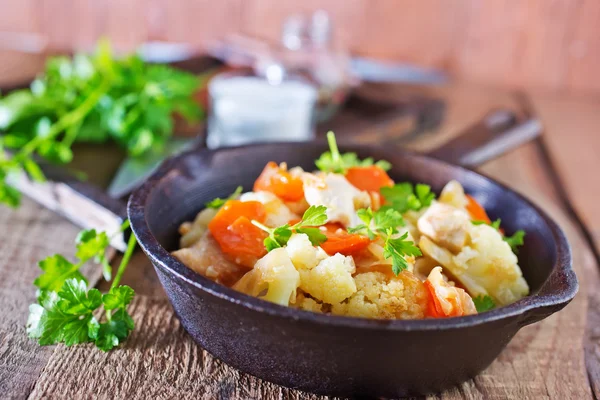 Verduras fritas en sartén —  Fotos de Stock