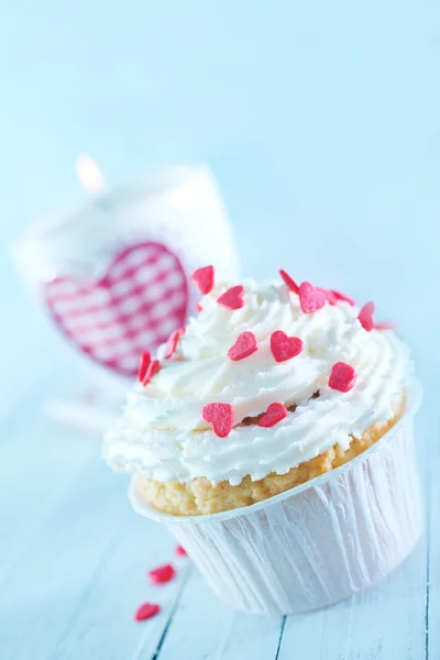 Cupcuke with white cream — Stock Photo, Image