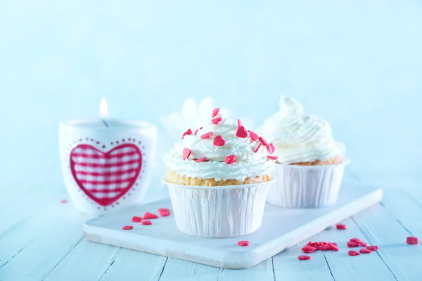 Cupcuke with white cream — Stock Photo, Image