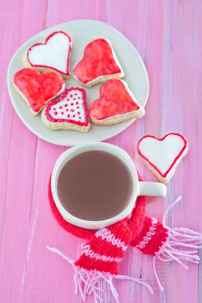 Kekse und Kakao im Becher — Stockfoto