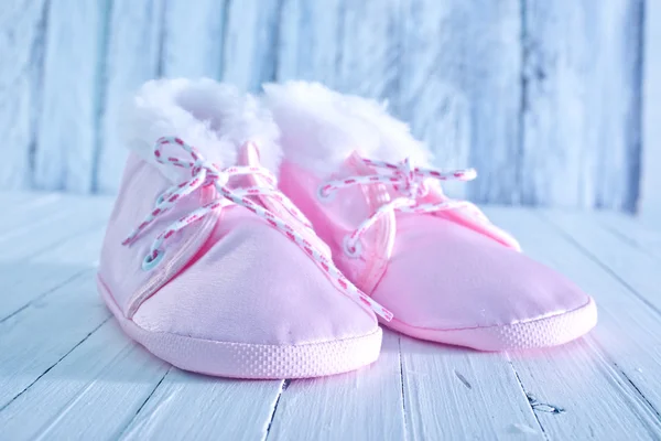 Pink baby shoes — Stock Photo, Image