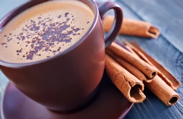 Cocoa drink in cup — Stock Photo, Image