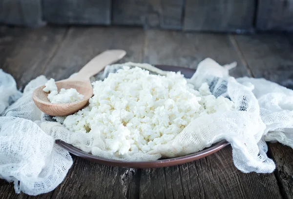 Queso en el plato — Foto de Stock