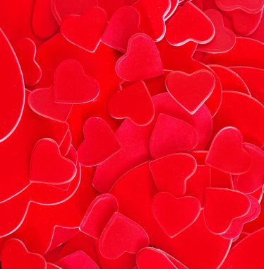 Kırmızı ahşap masaya duyar