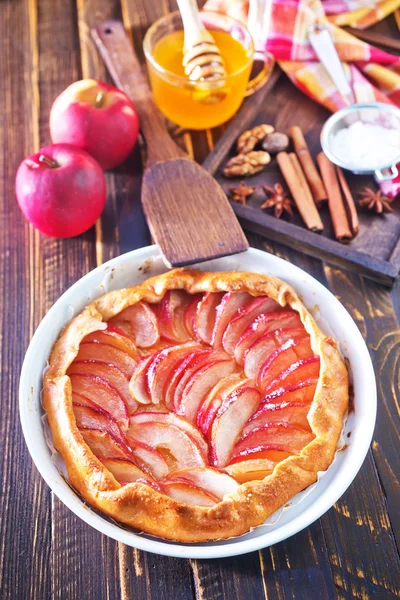 Torta de maçã com mel e canela — Fotografia de Stock