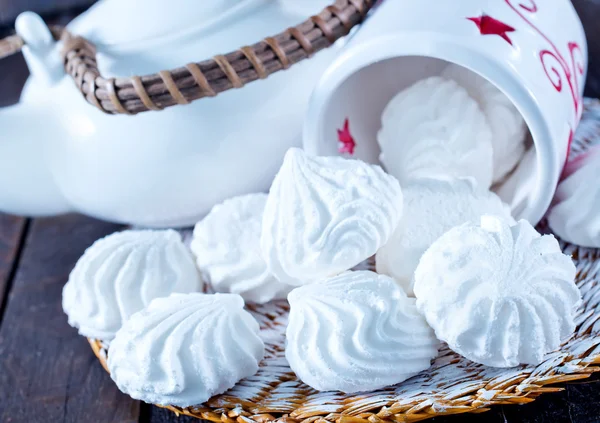 Meringues in bowl — Stock Photo, Image