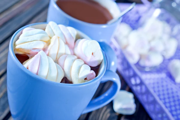 Bebida de cacau com marshmallows — Fotografia de Stock