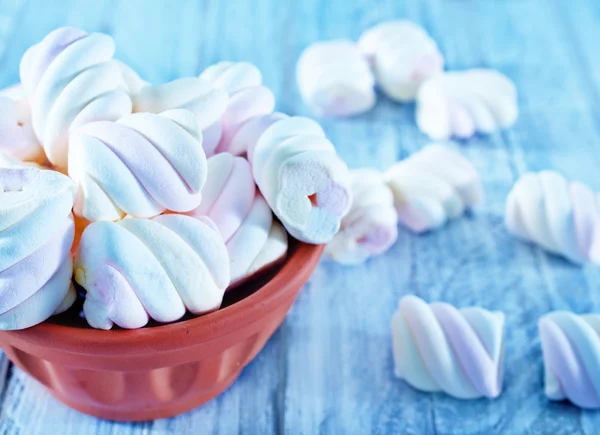 Marshmallows in bowl — Stock Photo, Image