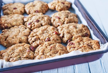 Beyaz masa pişmiş çerezleri