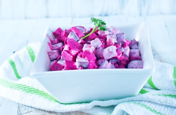 Beet salad in bowl — Stock Photo, Image