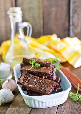 tuz ve sarımsak croutons