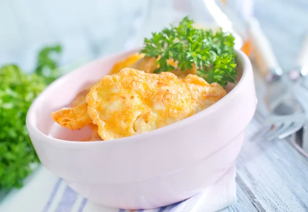 Chicken cutlets in bowl — Stock Photo, Image