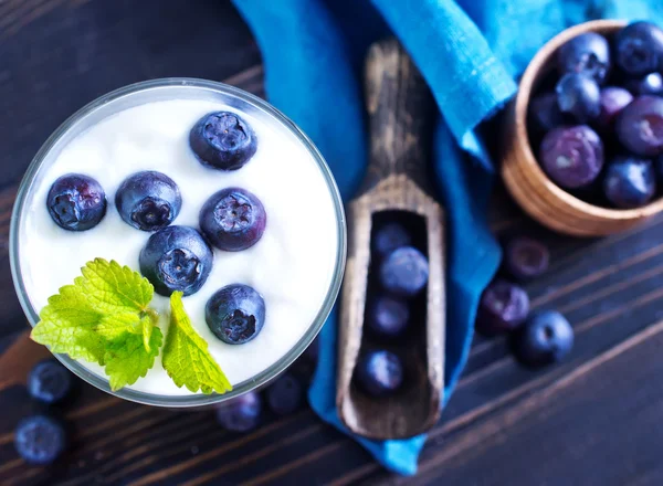 Yoghurt med blåbär — Stockfoto