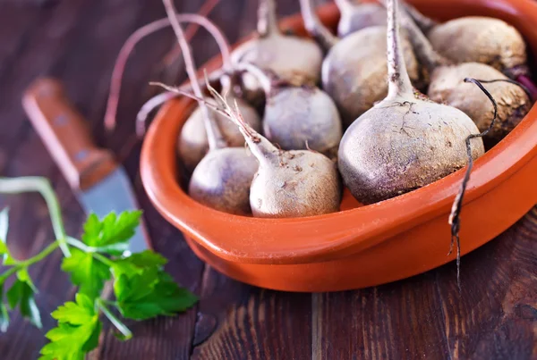 Raw beet in the bowl — Stock Photo, Image